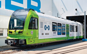 Stadler Rail et ARST présentaient, à Erlen le 19 juin 2026, le premier automoteur à hydrogène à voie étroite de 950 mm, le SRHe 113.001.
