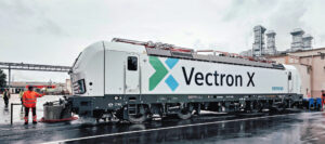 Siemens présente sa Vectron X 13 Une Vectron X pas encore numérotée sur le site de Siemens Mobility à Munich-Allach (10 juin 2026)