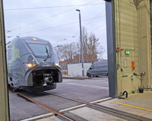 Allemagne : 30 Mireo et 26 Desiro HC pour agilis 14 Agilis dispose déjà de 23 Mireo engagés sur les relations RE50/RB51Plattling – Ratisbonne – Nuremberg /Neumarkt, ici le 1463 223/723 à Ratisbonne (5 février 2025) Crédit photo : Agilis
