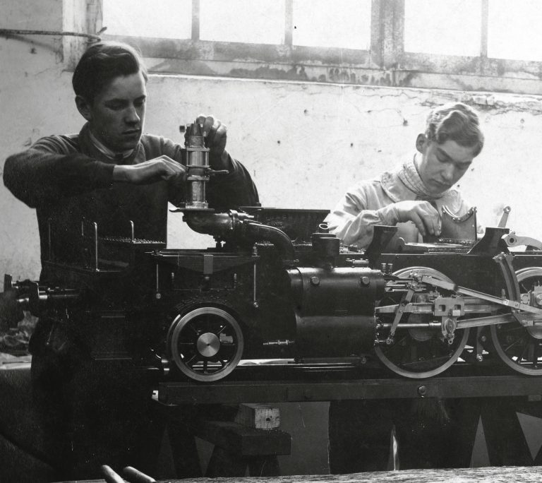 Promotion ouvrière et intégration sociale à la SNCF dans les années 1960 L’apprentissage MT sur le réseau Est 18 Promotion ouvrière et intégration sociale à la SNCF dans les années 1960 L’apprentissage MT sur le réseau Est